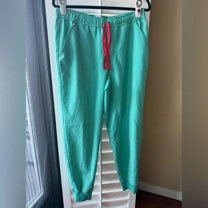 Surgical green joggers figs large short